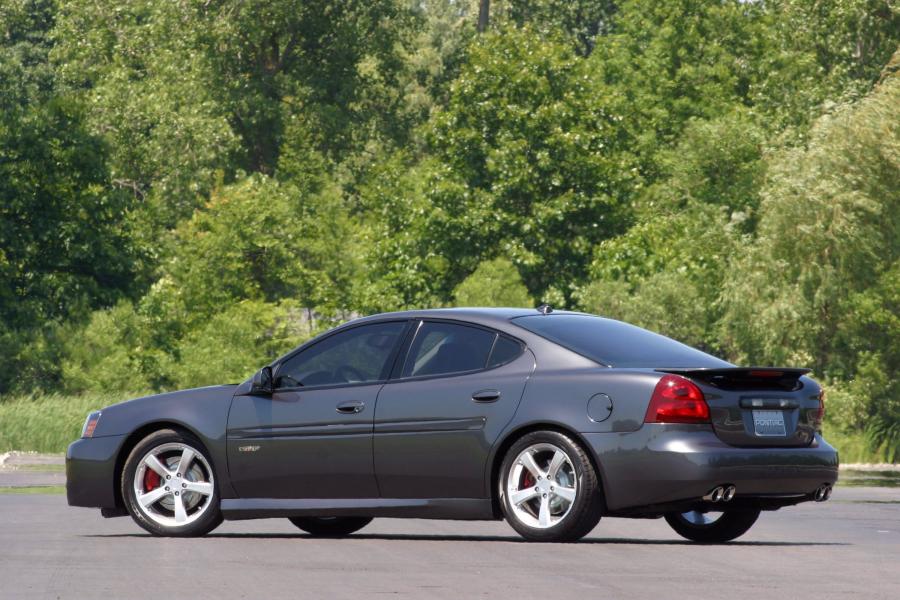  Pontiac Grand Prix 2005 года  (фото 8 из 44)